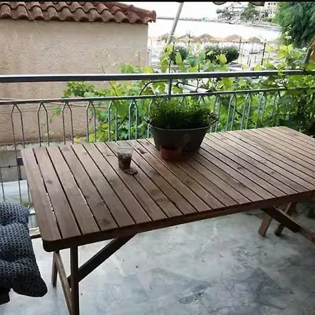 Irida Seafront Apartment Apartment *